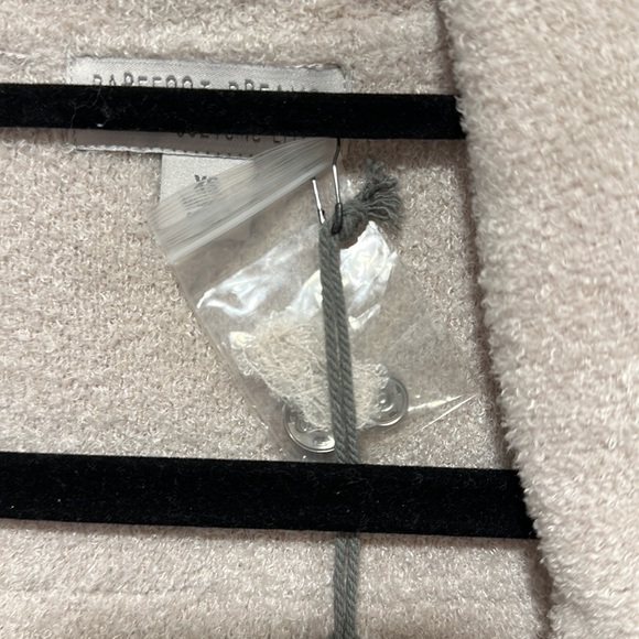 Barefoot Dreams - CozyChic Lite Cargo Jacket in Almond NWT - Picture 7 of 8